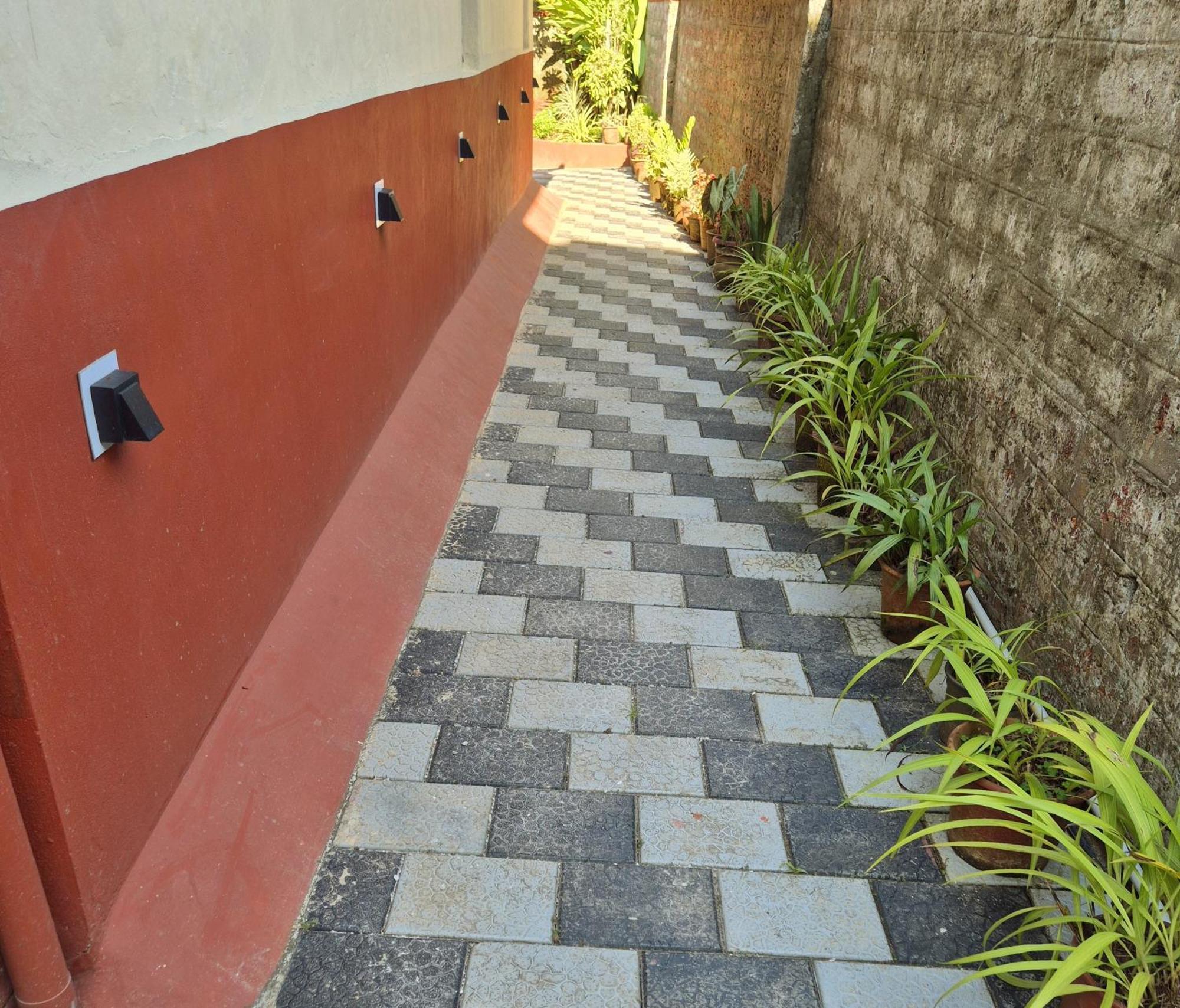 Sunny Smiles Homestay Mangalore Ngoại thất bức ảnh