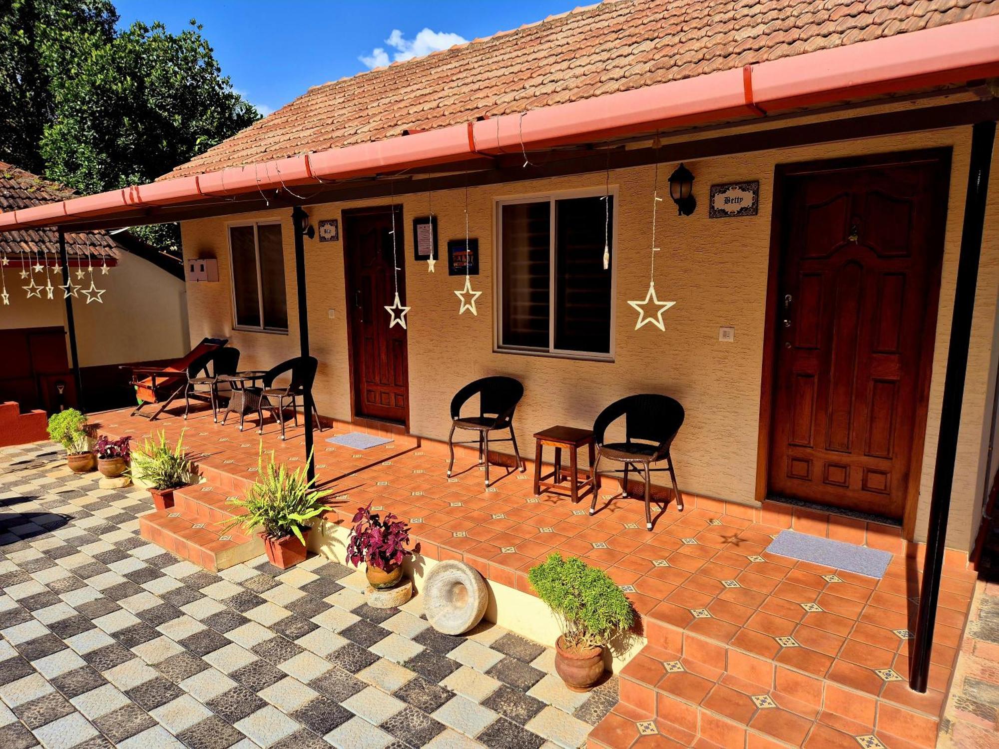 Sunny Smiles Homestay Mangalore Ngoại thất bức ảnh